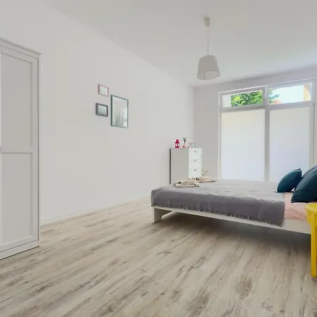 Kolorowy Przy Plazy Lägenhet